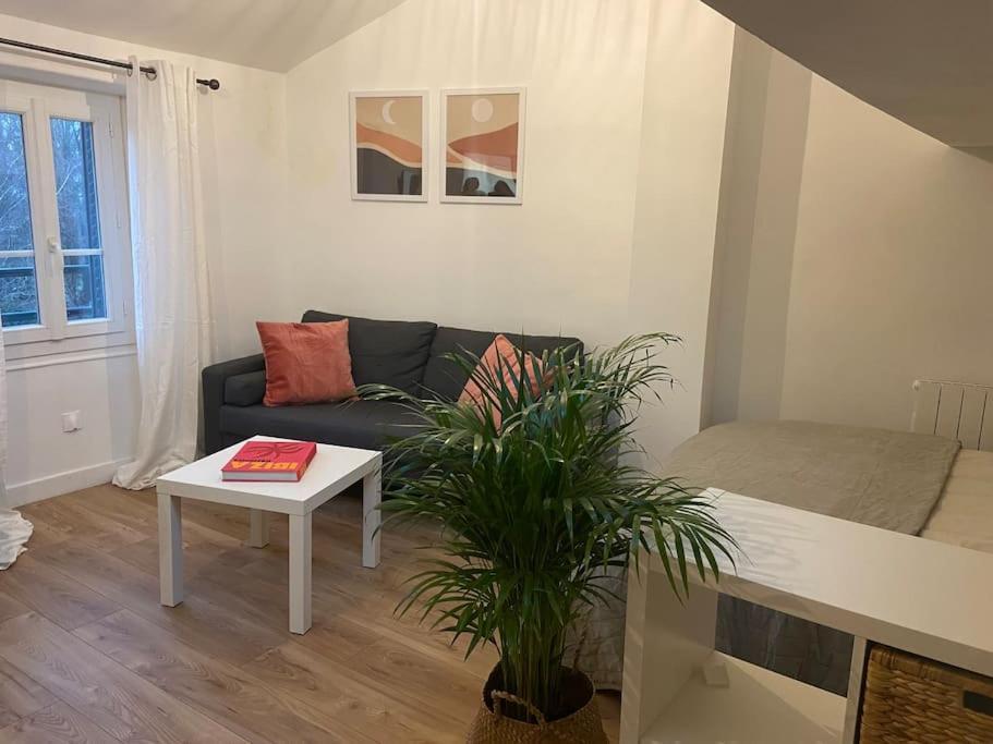 La Mansarde Lcd Pontoise Apartment Luaran gambar